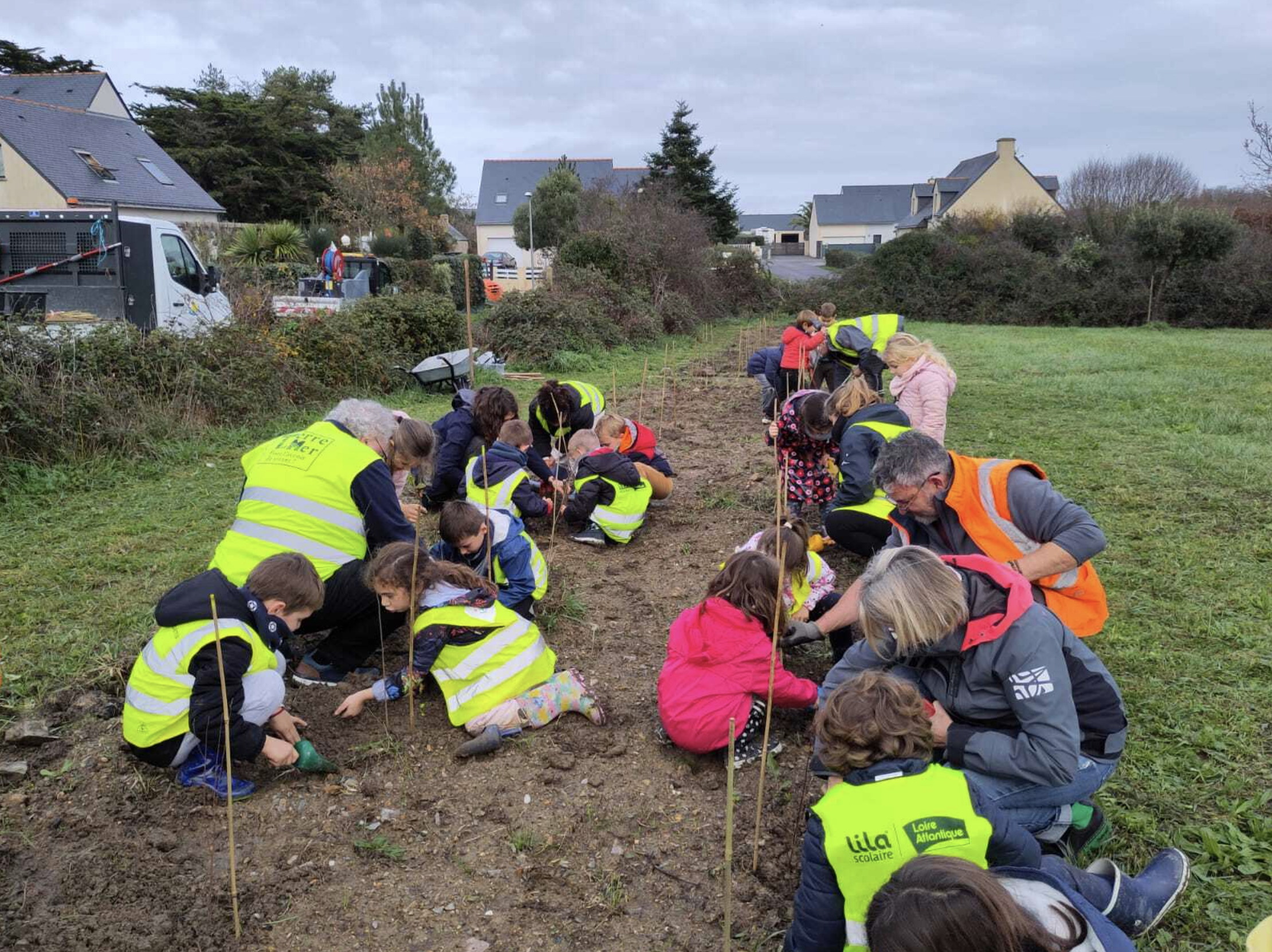 De nouvelles plantations de haies champêtres avec le CPIE